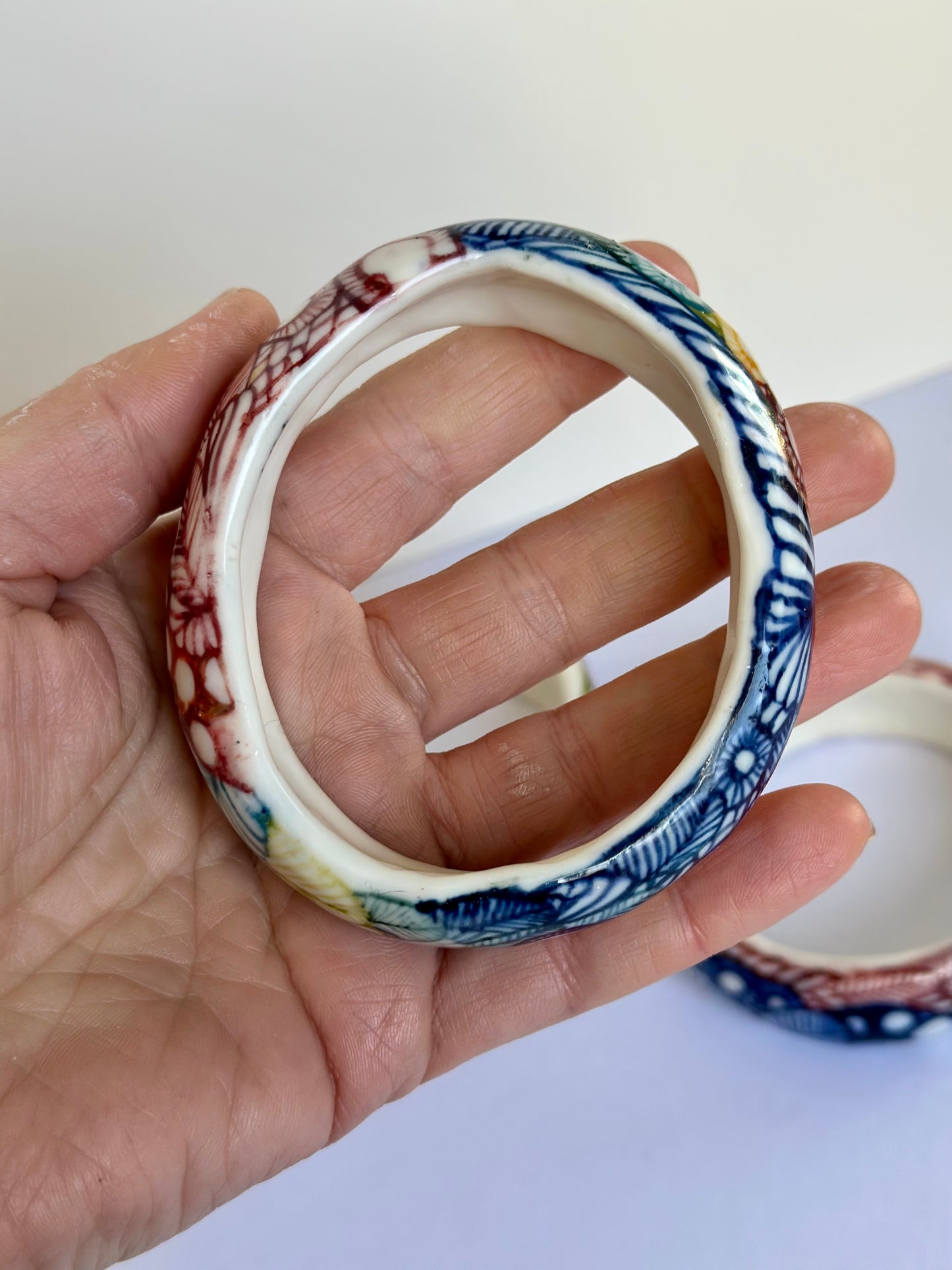 One hand painted ‘Seafoam’ porcelain bangle