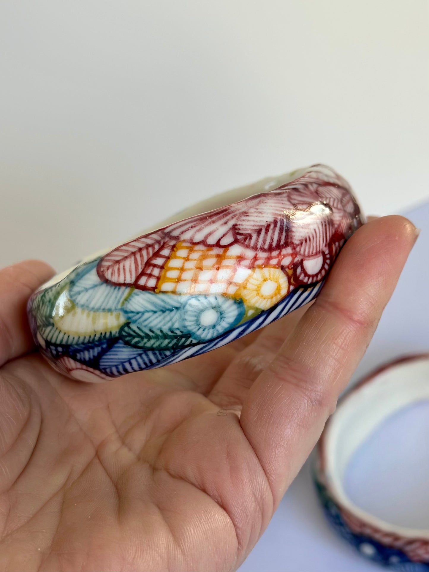 One hand painted ‘Seafoam’ porcelain bangle