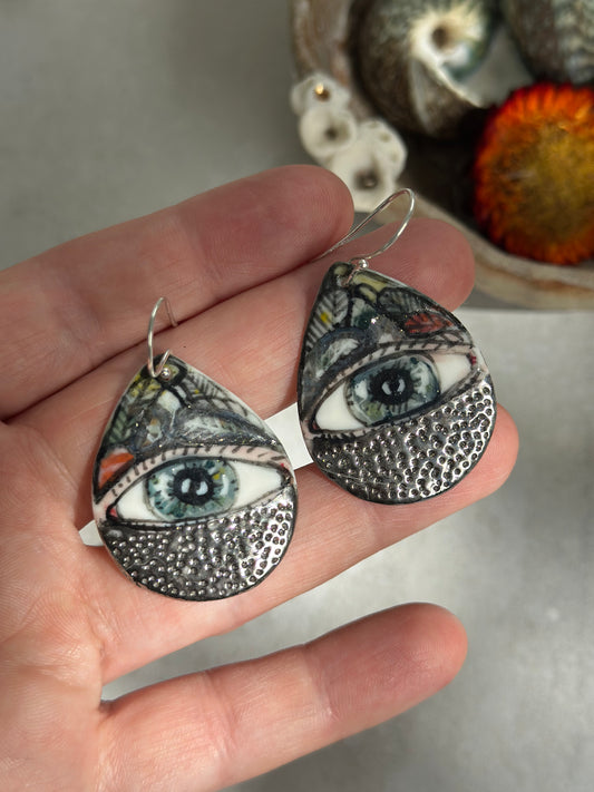 ‘The Protective Eye’ Porcelain Earrings silver