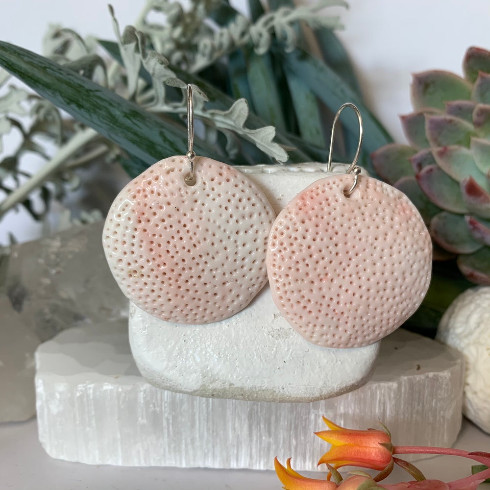 Light pink ‘coral dot’ earrings