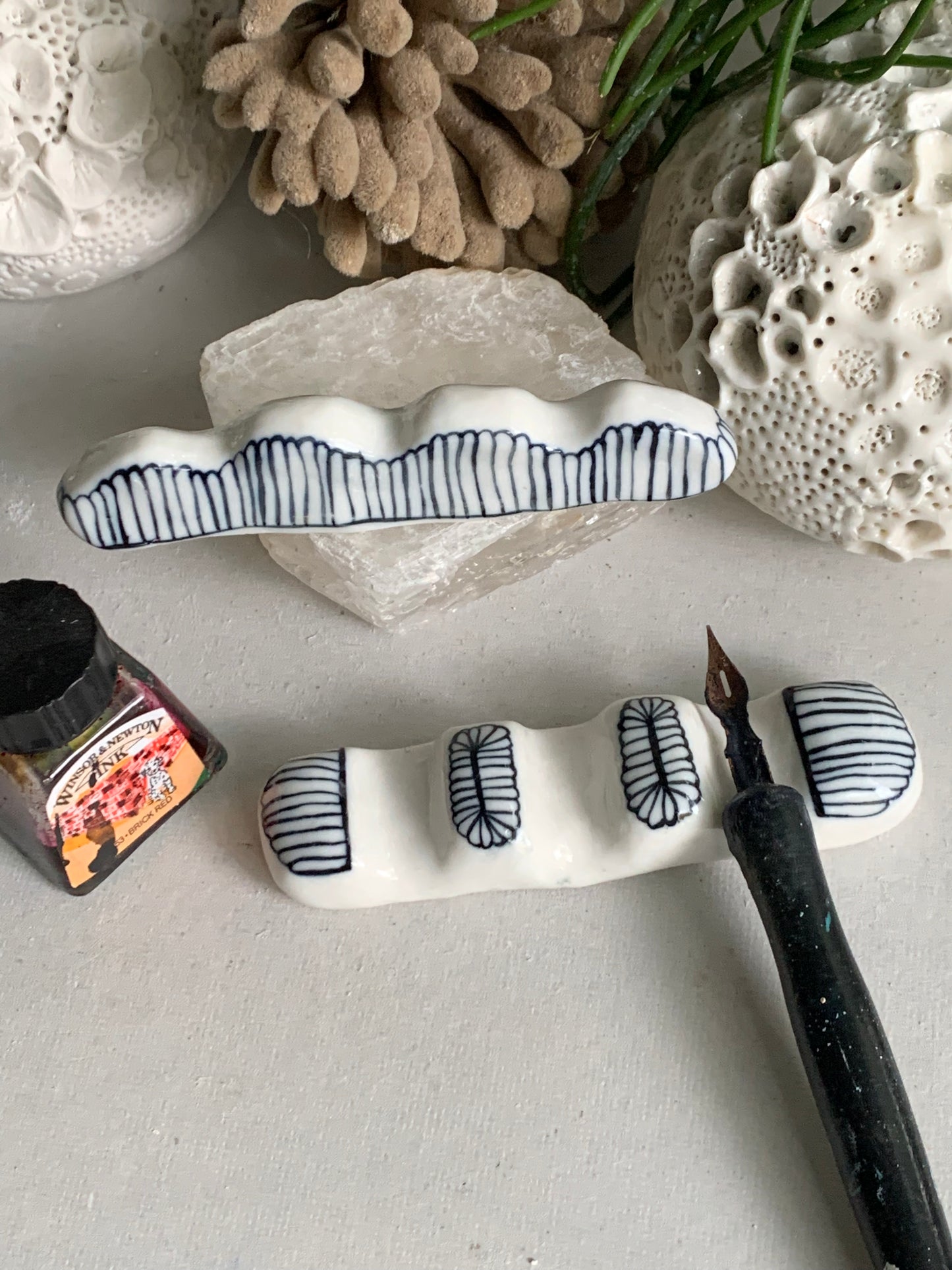 Hand painted blue and white brush / pen rest
