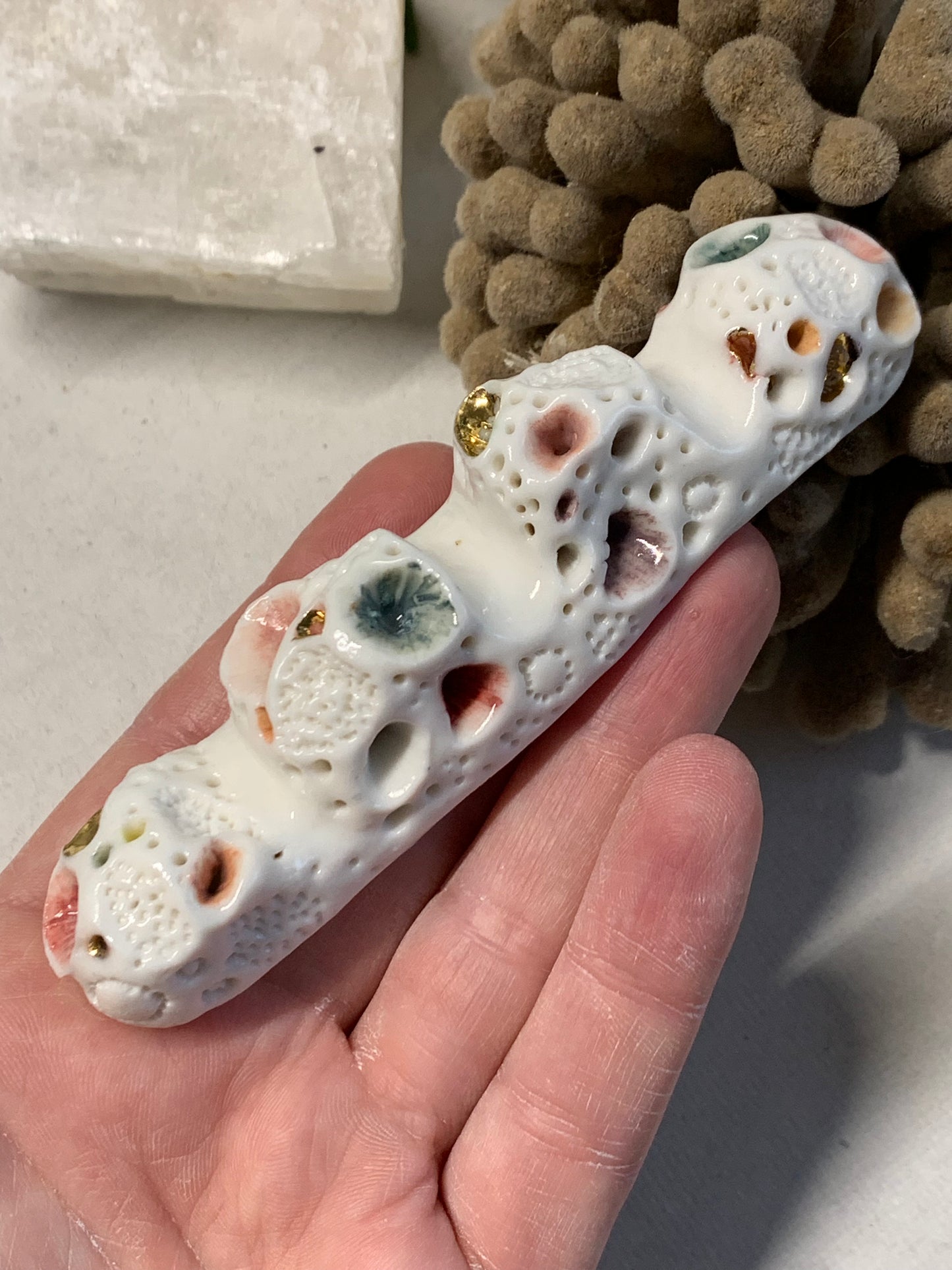 Select one - ‘Rock coral’ brush / rest