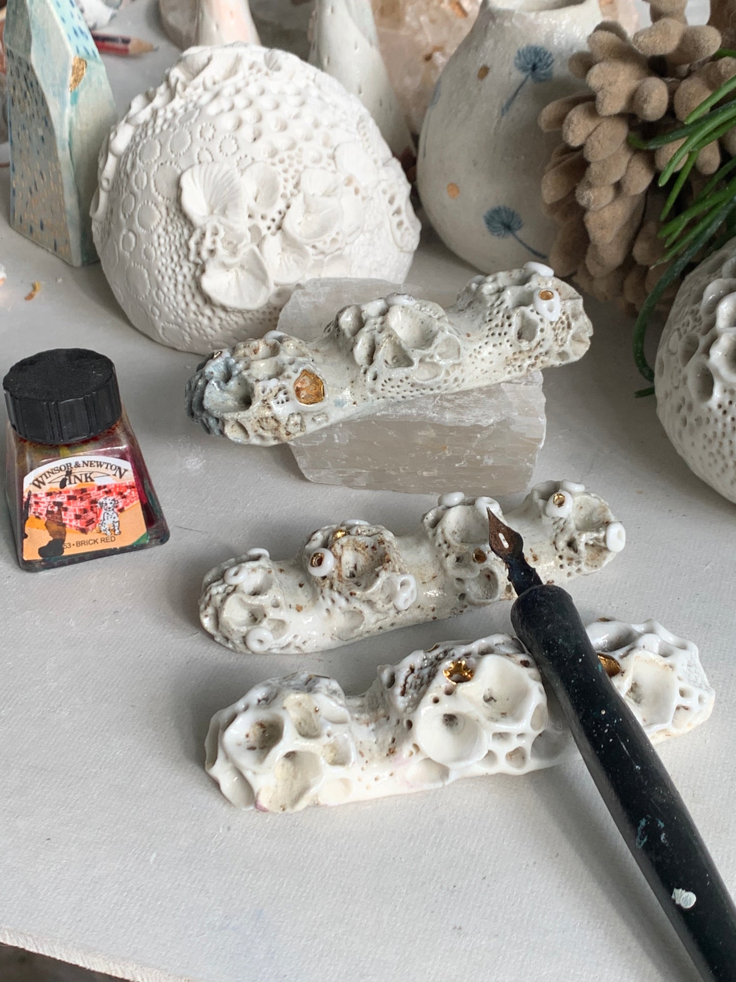 Select one - mixed clay ‘Rock coral’ brush / rest