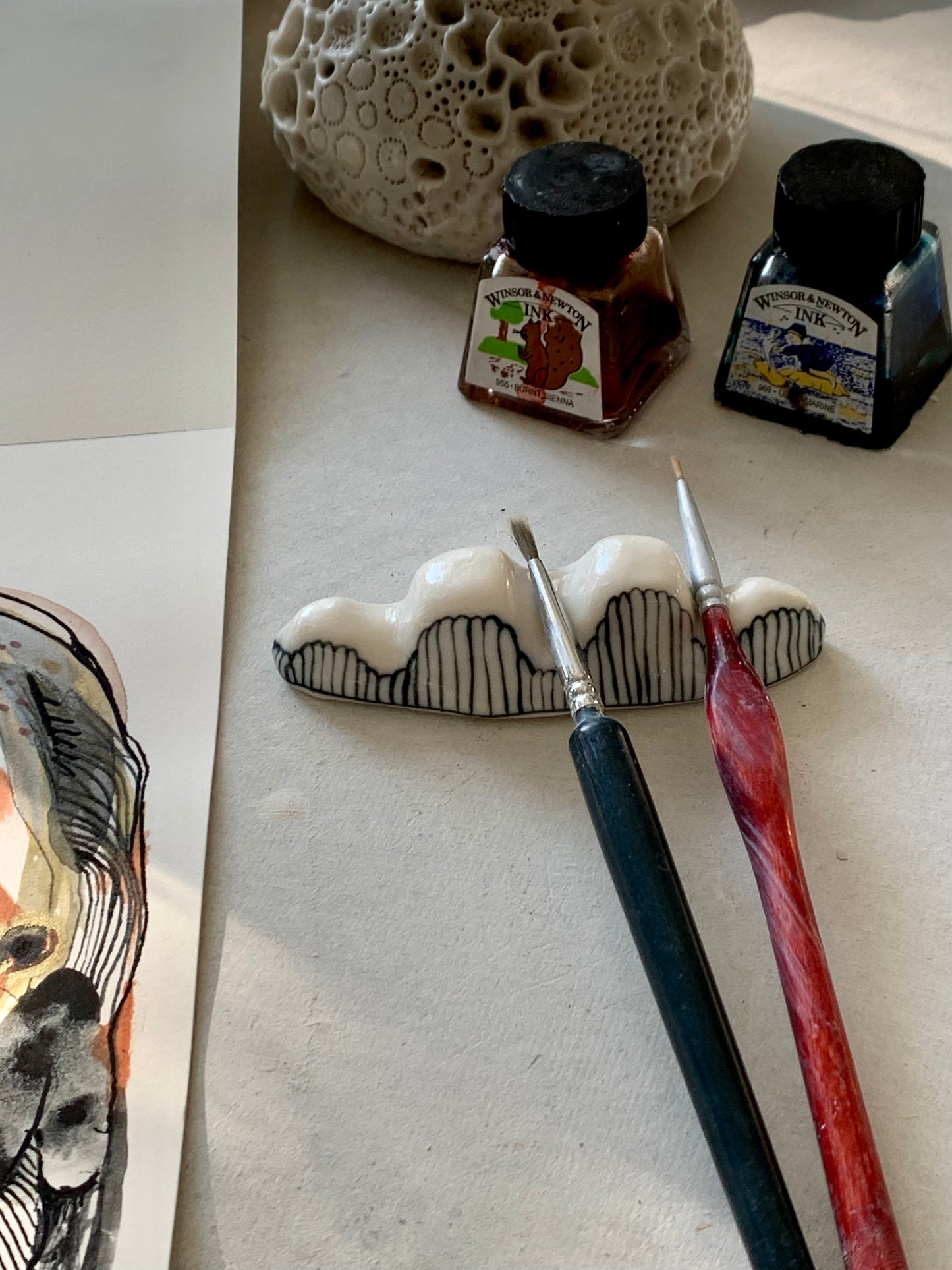 Hand painted blue and white brush / pen rest