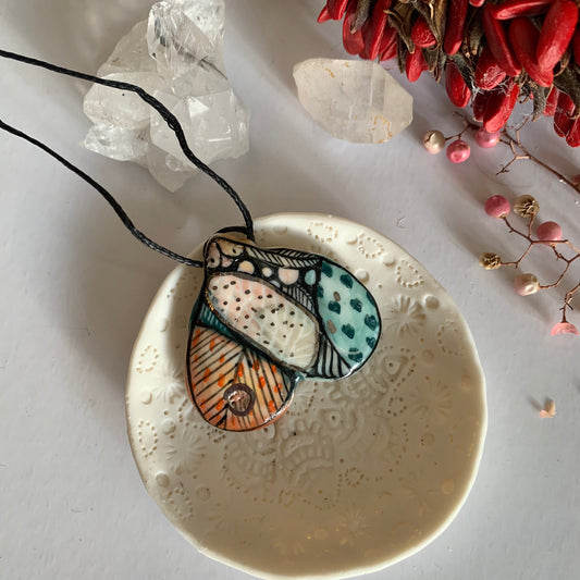 Porcelain ‘wings’ Painted Pendant with Platinum Lustre Border