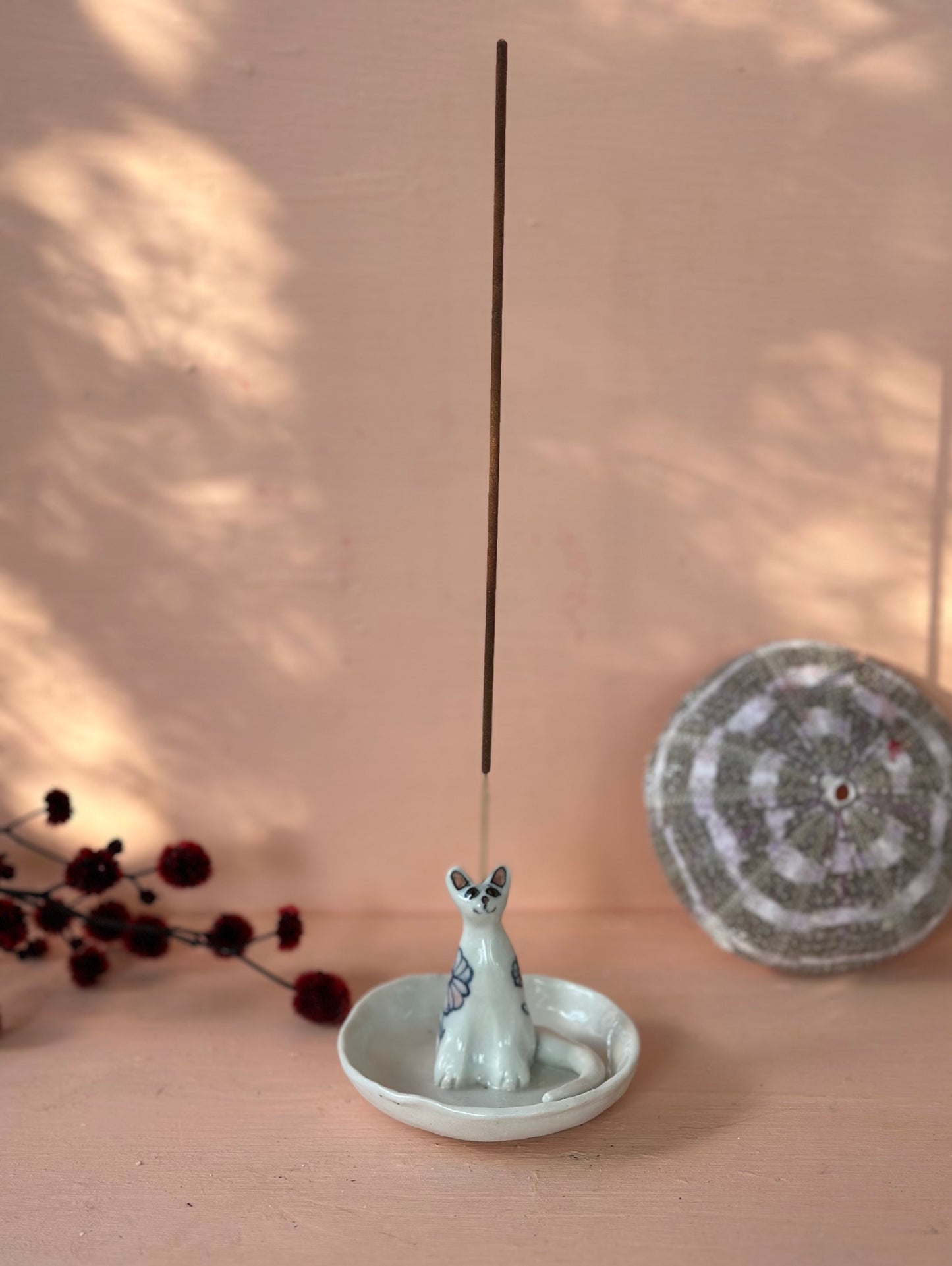 Cat incense / flower holder