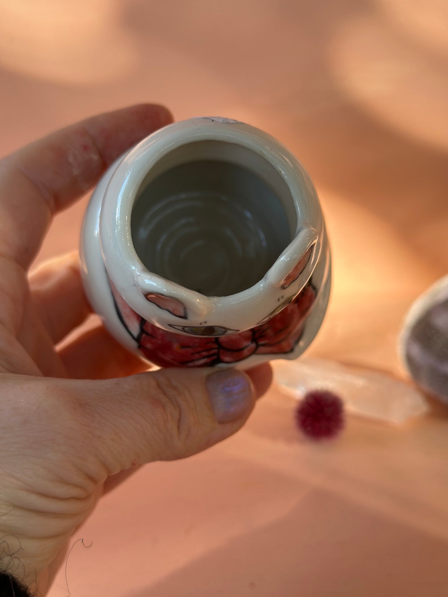 small ‘cat’ vase with red bow