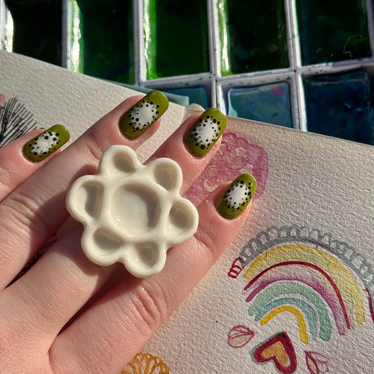 Daisy Paint Palette Porcelain Ring size I