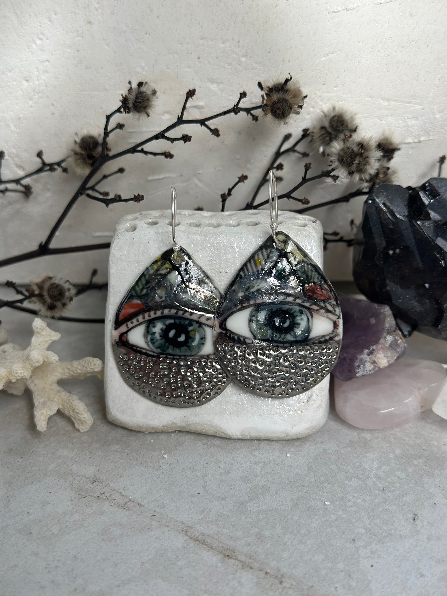 ‘The Protective Eye’ Porcelain Earrings silver