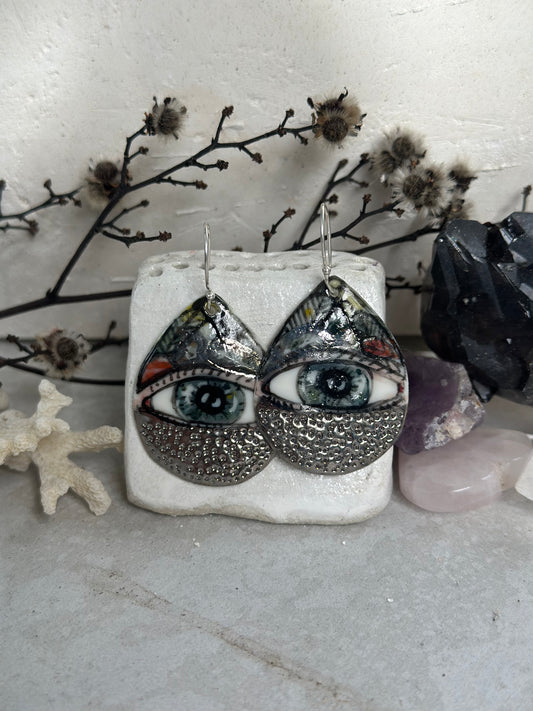 ‘The Protective Eye’ Porcelain Earrings silver