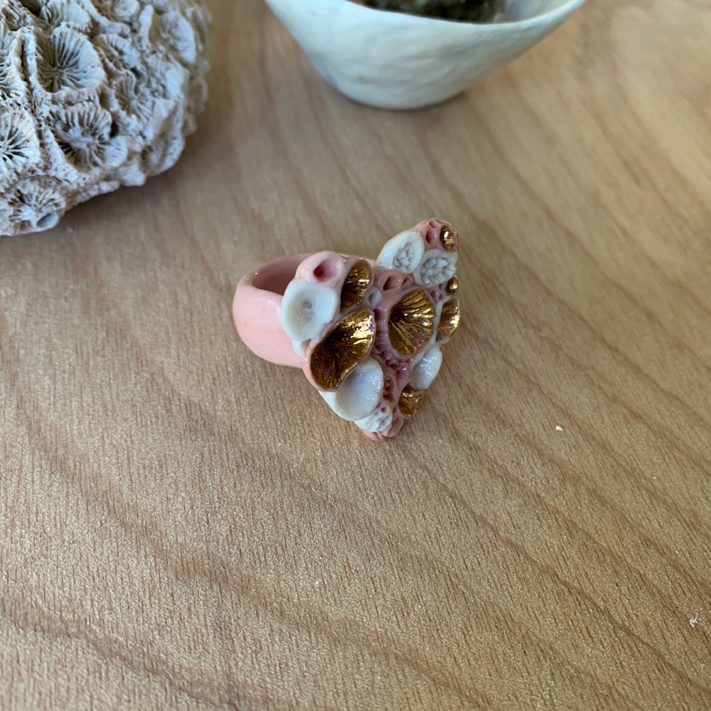 ‘Rock coral’ heart shaped porcelain ring, pink/ white/ gold