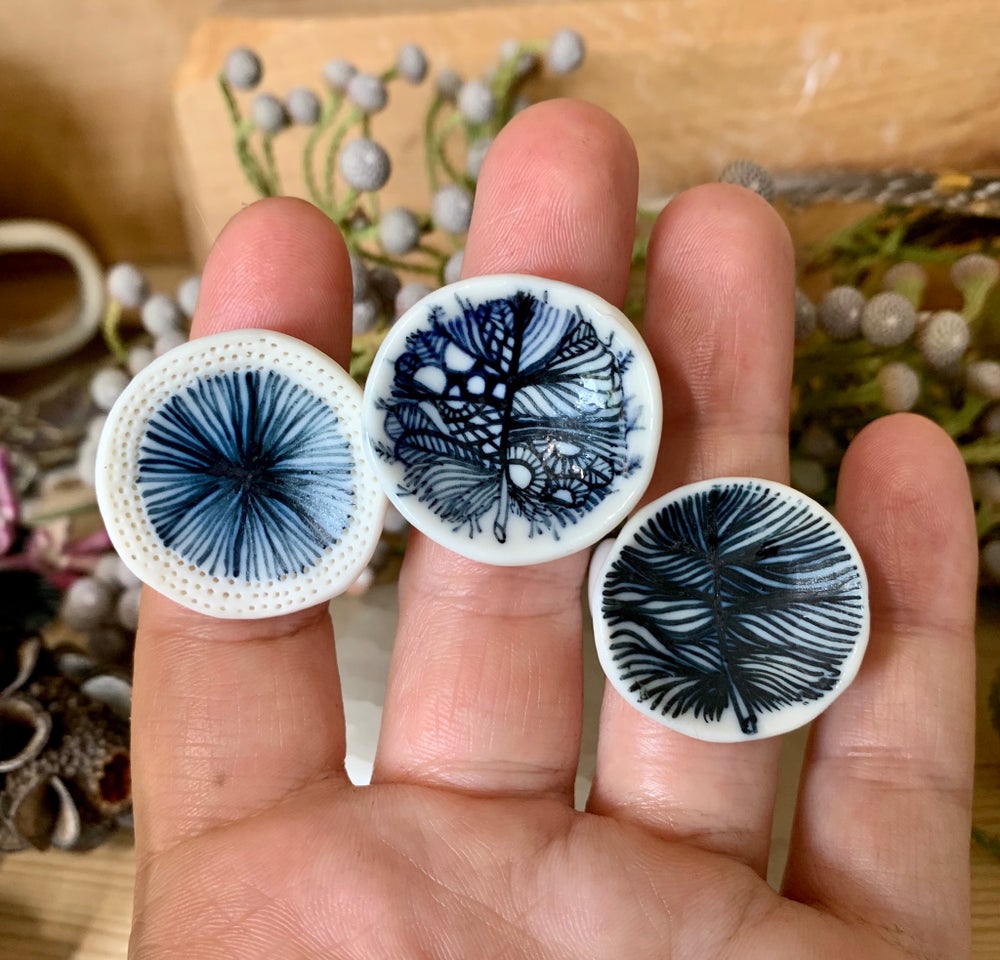 Hand painted porcelain ring, blue and white