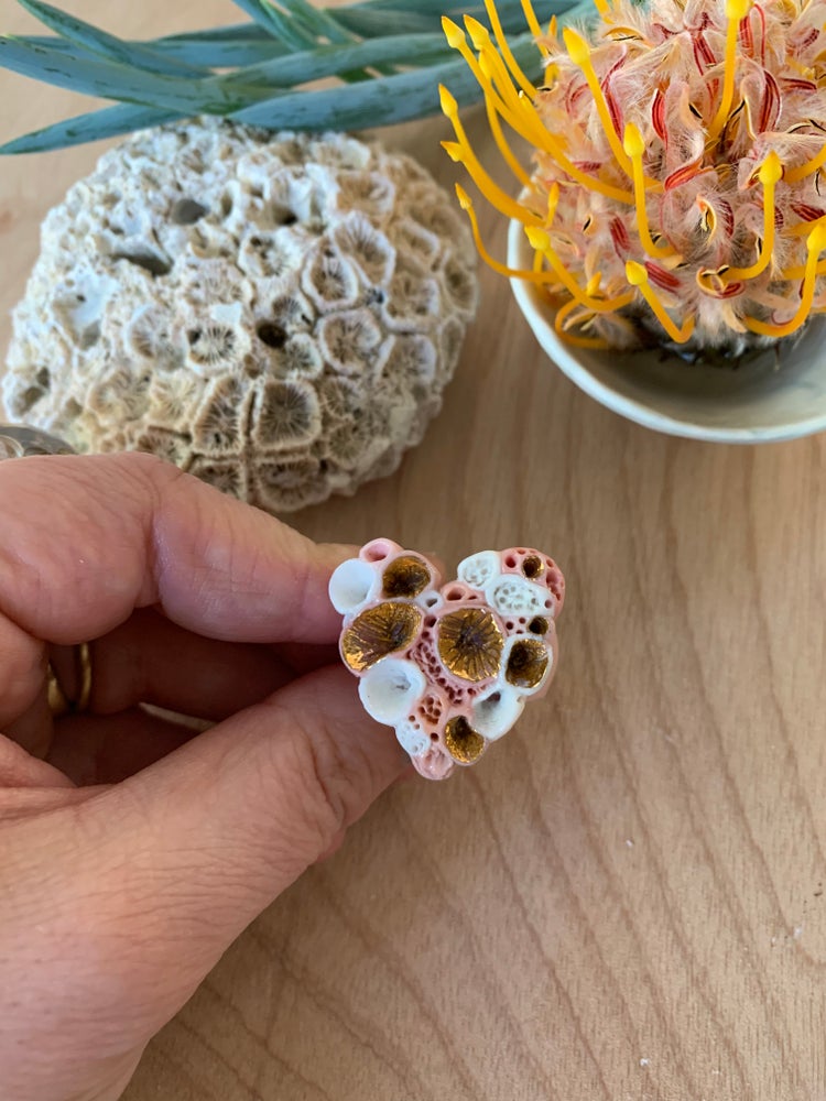 ‘Rock coral’ heart shaped porcelain ring, pink/ white/ gold